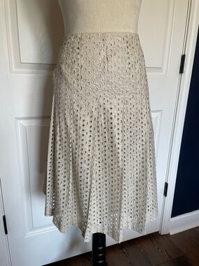 Liz Claiborne Light Beige Eyelet A-Line Pleated Midi Skirt Size 10P